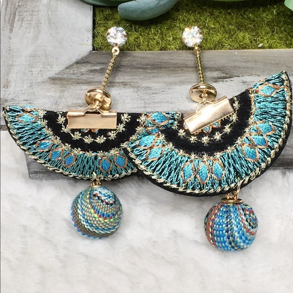 Fan teal earrings 